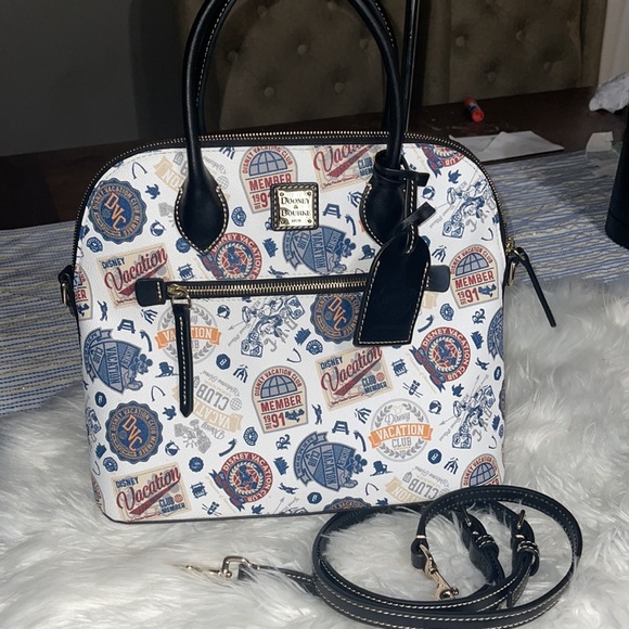 Disney Vacation Club Mickey Dooney & Bourke Satchel Crossbody Purse EUC - Picture 6 of 13